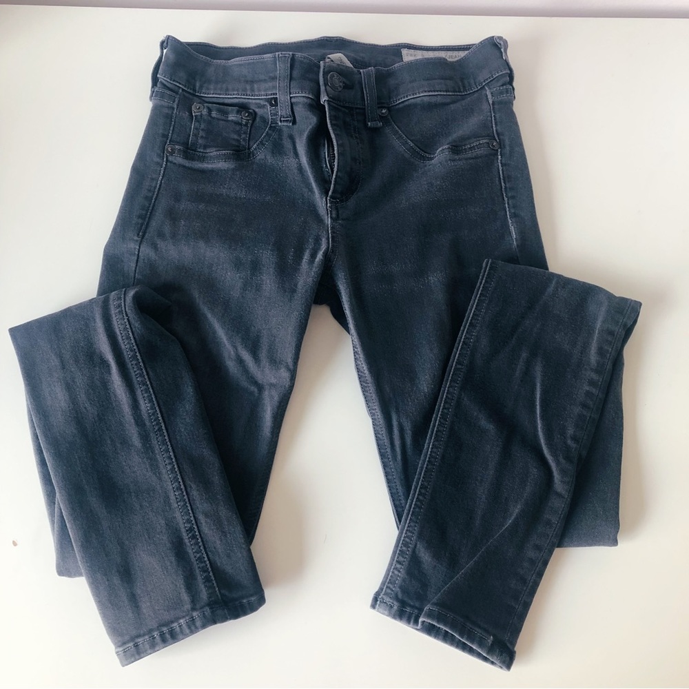 Rag & Bone size 26 gray legging-style jeans
